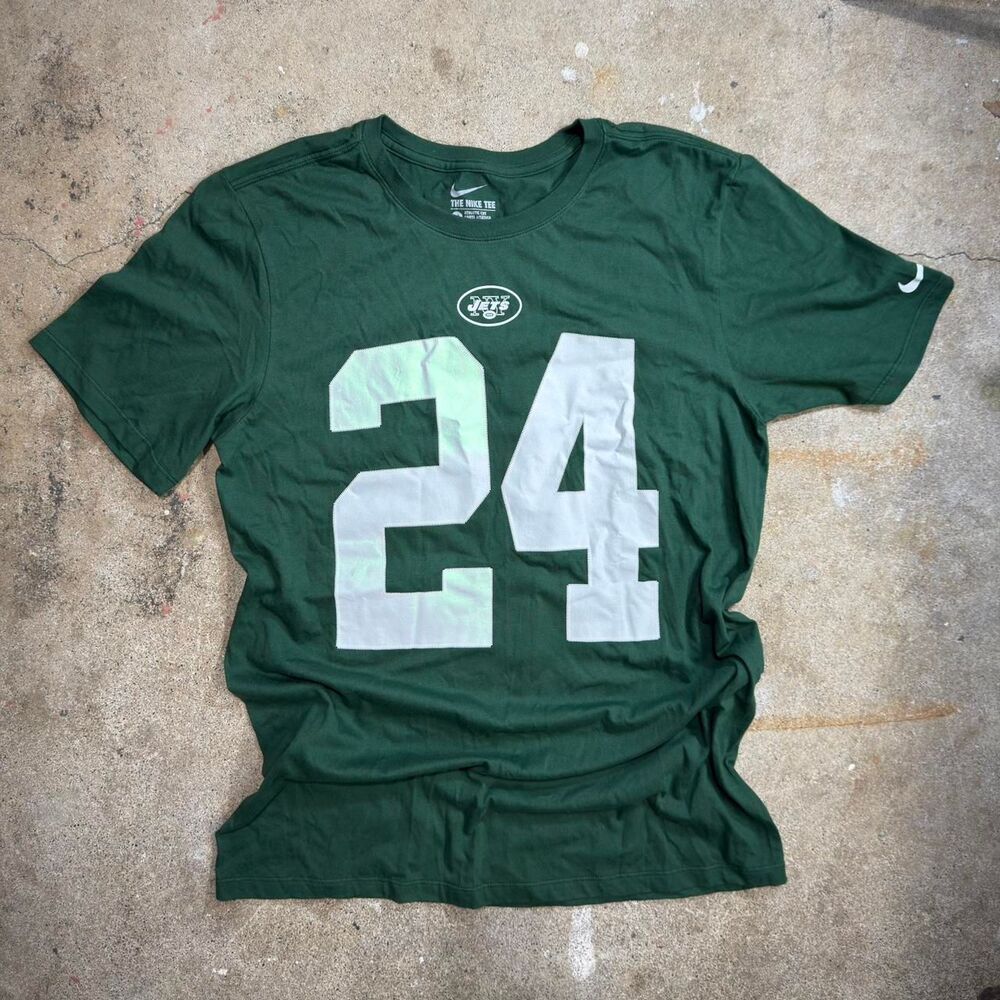 Nike Men's Green T-shirt